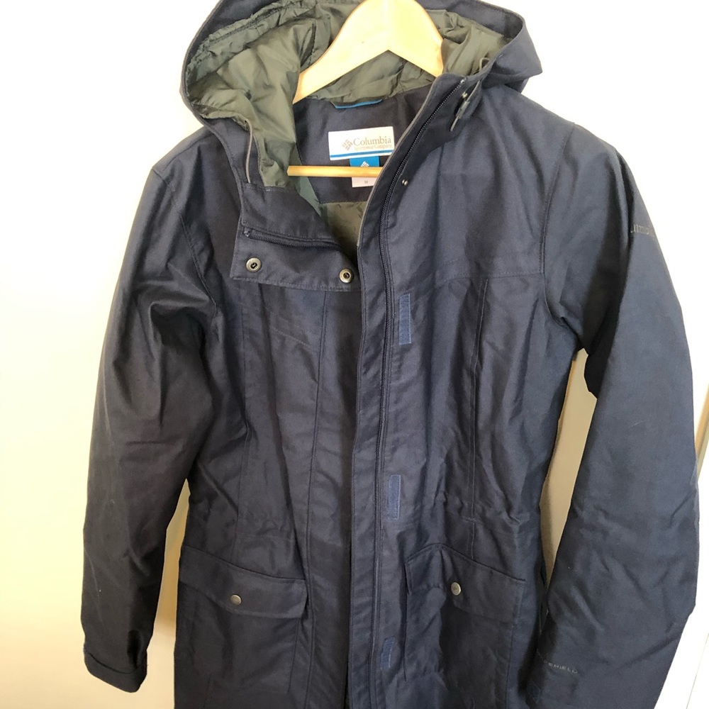 Columbia mid-weight rain jacket
